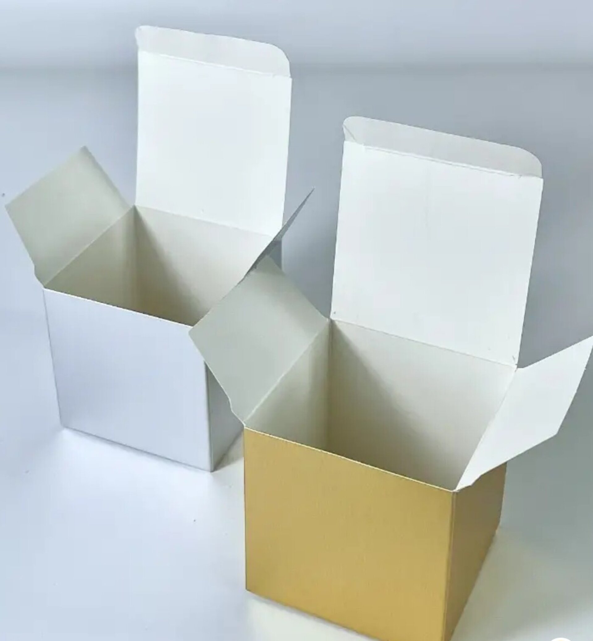 Caja Para Regalos Lisa 5x5x5 Dorada - 3